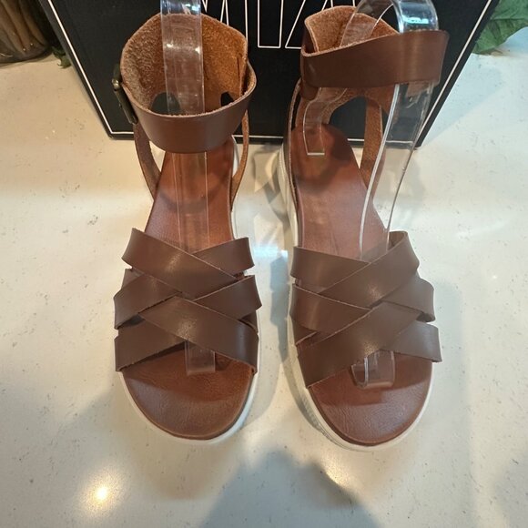 Mia Womens Jolee Cognac PU Sandal Size 9M With Buckle Strap & Box - Picture 6 of 12